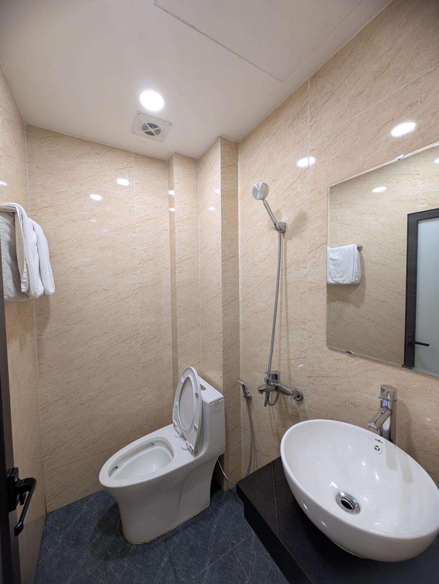 Era Apartment 158 Nguyen Khanh Toan ฮานอย ภายนอก รูปภาพ
